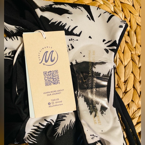 NWT | Maagi Safari One Piece | Size L - Picture 7 of 10